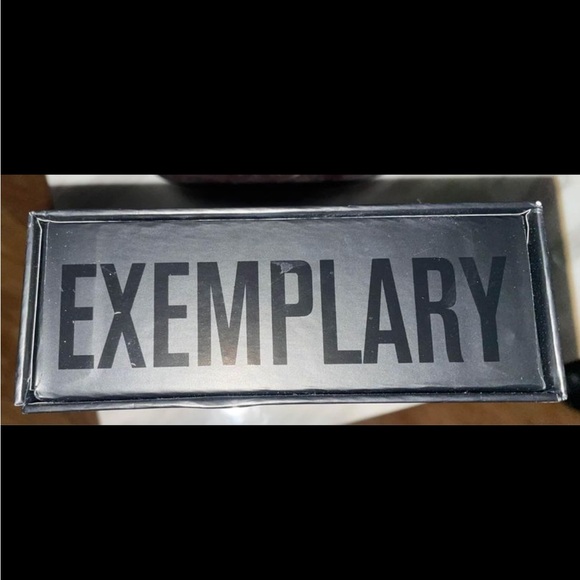 Younique Pink Status Shadow Box with Charms - Picture 6 of 6